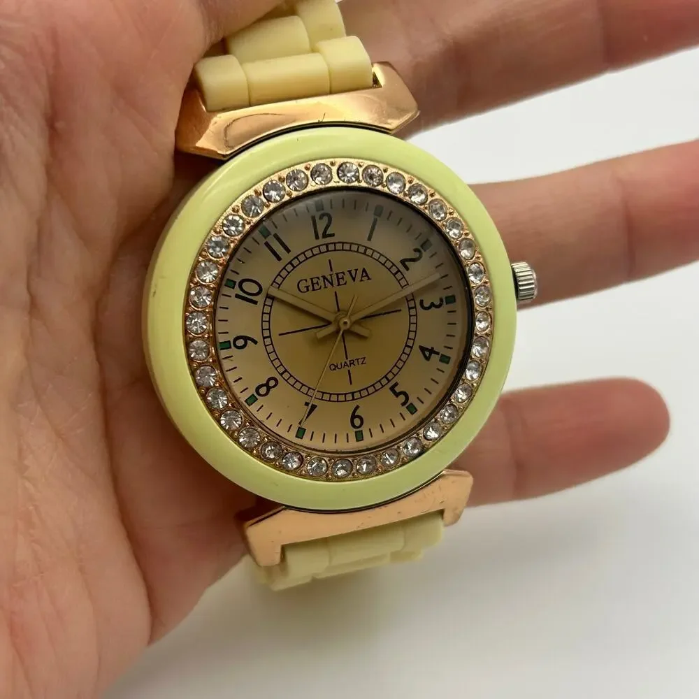 Geneva Women’s Watch White Silicon Band New Battery